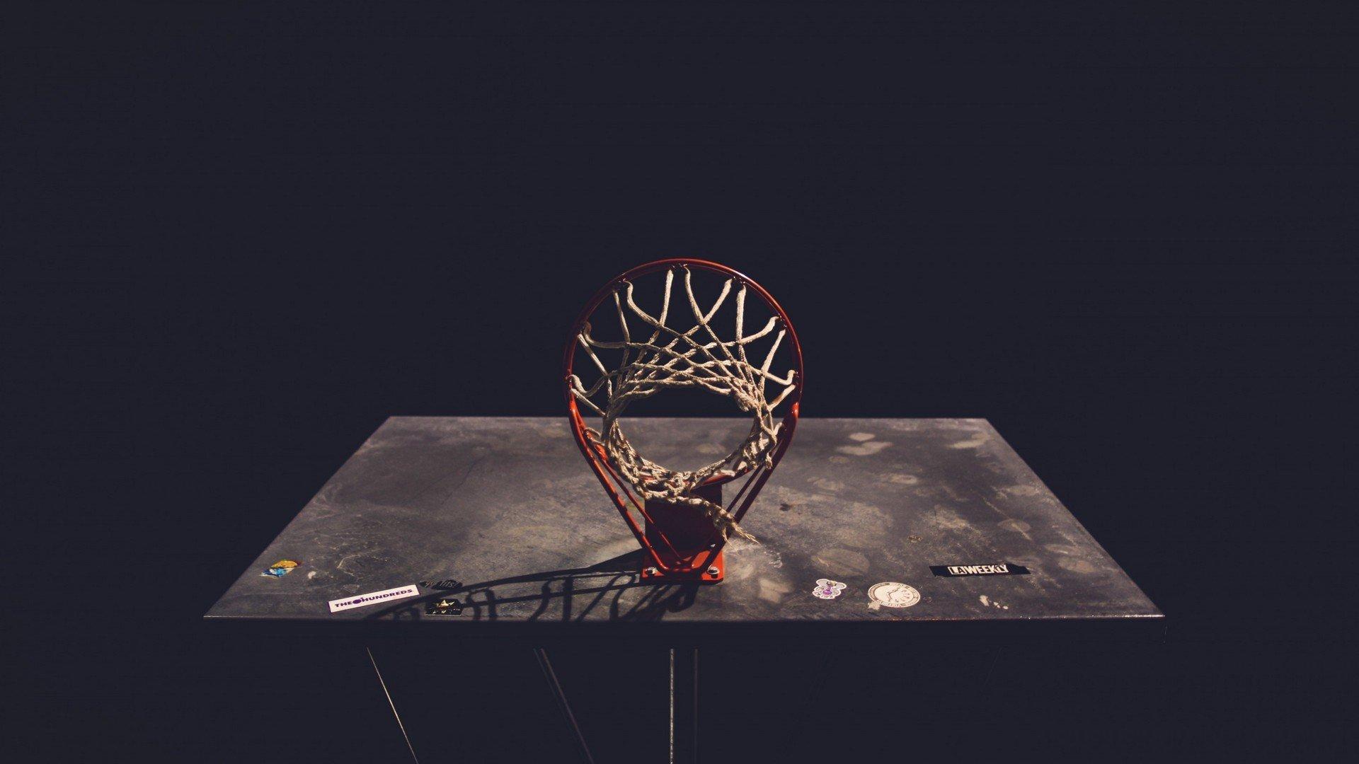 天空体育独家，范布隆克霍斯特进入印尼国家队选帅视野，利物浦助教或迎执教新挑战